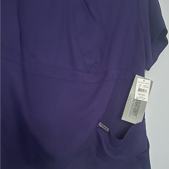 Grey's Anatomy Women’s Junior Top Purple Rain Size 3X Scrub Top by BARCO - Picture 5 of 14